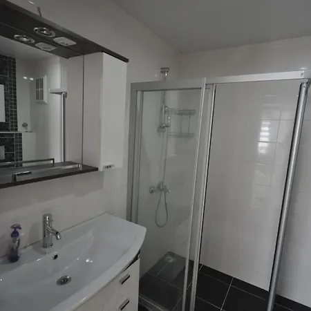 Mimoza Apartament *
